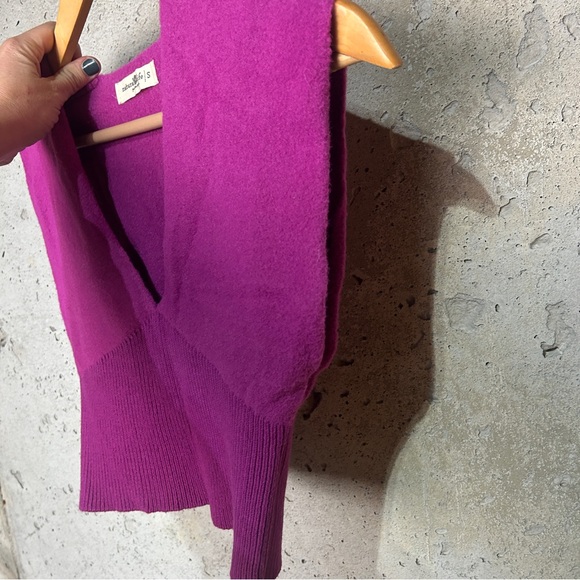 Natural life fuschia pink v neck sleeveless cropped sweater vest small - Picture 4 of 6